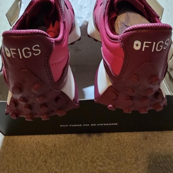 FIGS 327 NEW BALANCE DEEP CRANBERRY SNEAKERS. - Picture 2 of 4